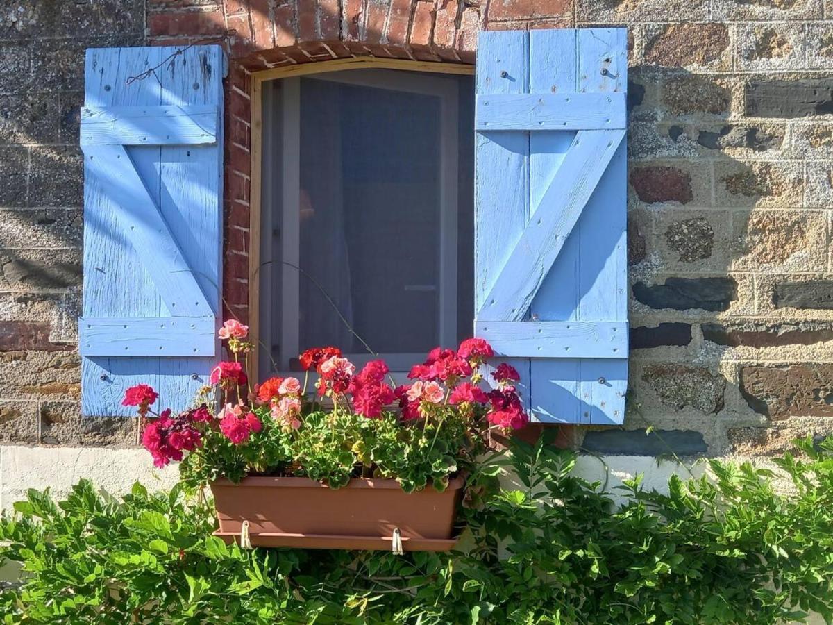 Mortain-Bocage - 2-Bed Wisteria Cottage - Sleeps 4 Notre-Dame-du-Touchet Exterior photo