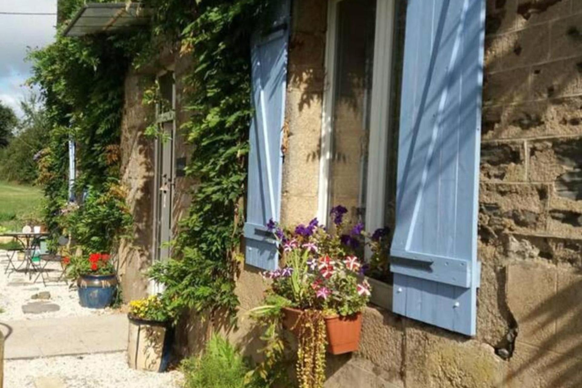 Mortain-Bocage - 2-Bed Wisteria Cottage - Sleeps 4 Notre-Dame-du-Touchet Exterior photo
